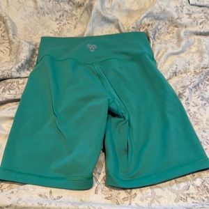 COPY - ARITZIA TnaLIFE™ Atmosphere Hi-Rise 7” Short BLUE SIZE SMALL